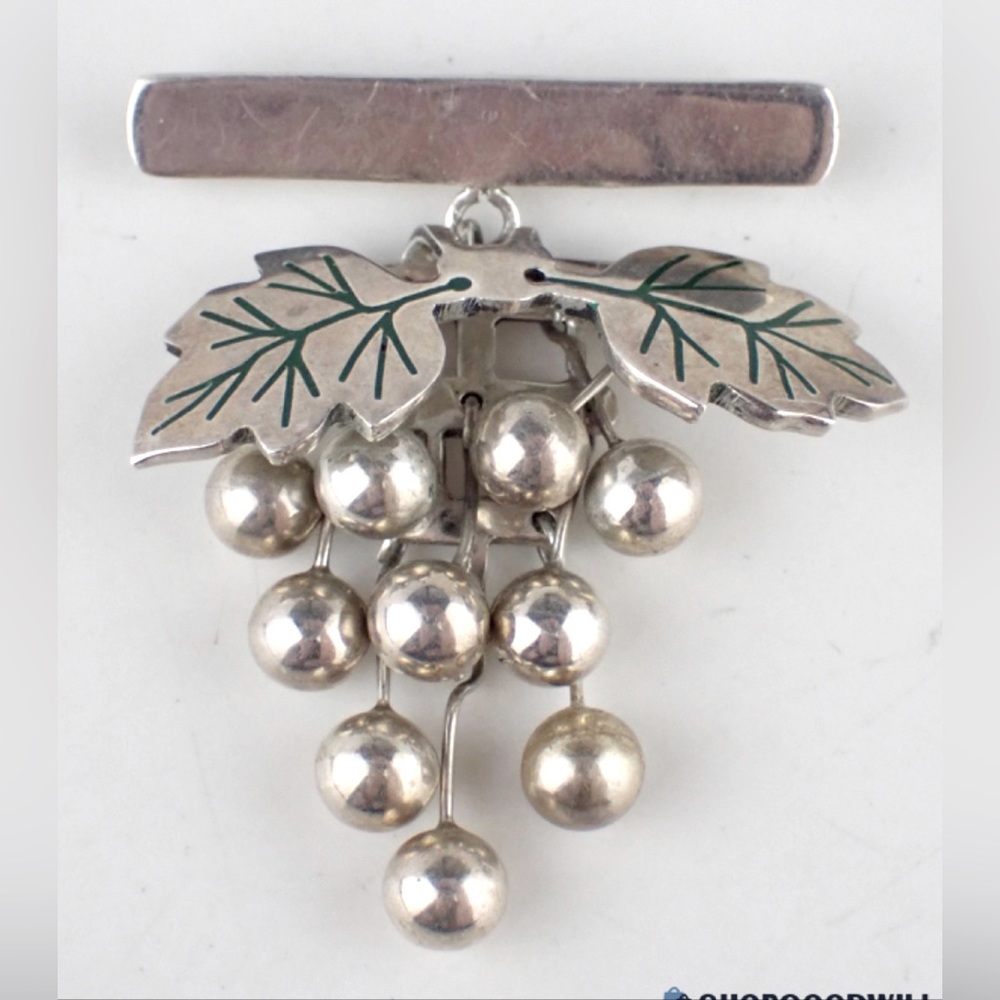 Vintage rare Mexico 925 silver marked TV-56 grape cluster pendant